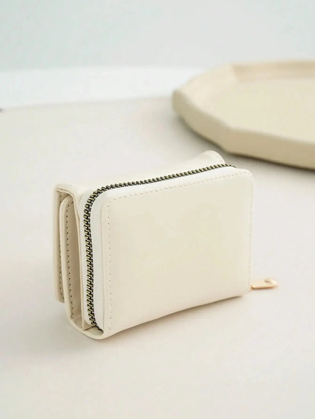 Billetera pequeña con botón a presión