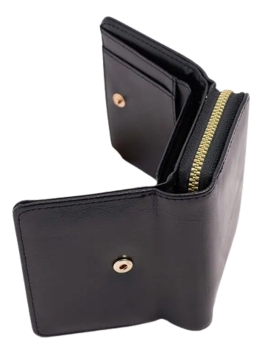 Billetera Pequeña Con Botón A Presión