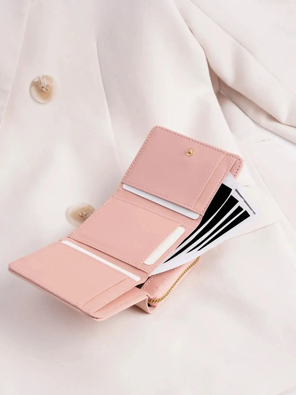 Billetera pequeña con botón a presión