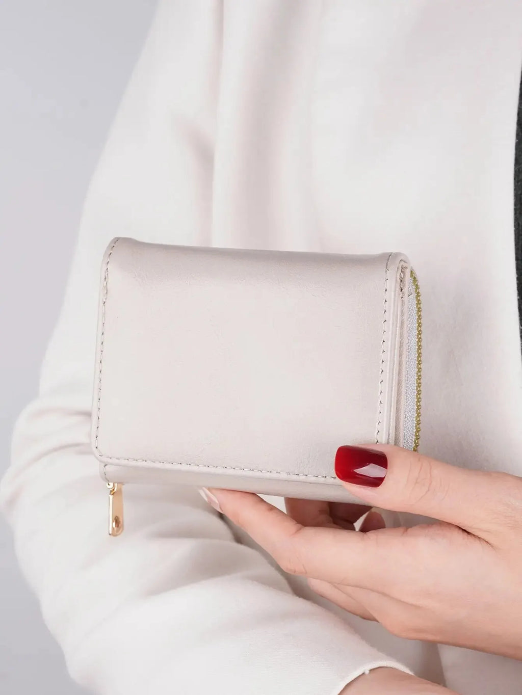 Billetera pequeña con botón a presión