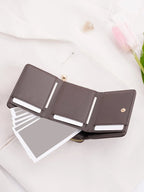 Billetera pequeña con botón a presión