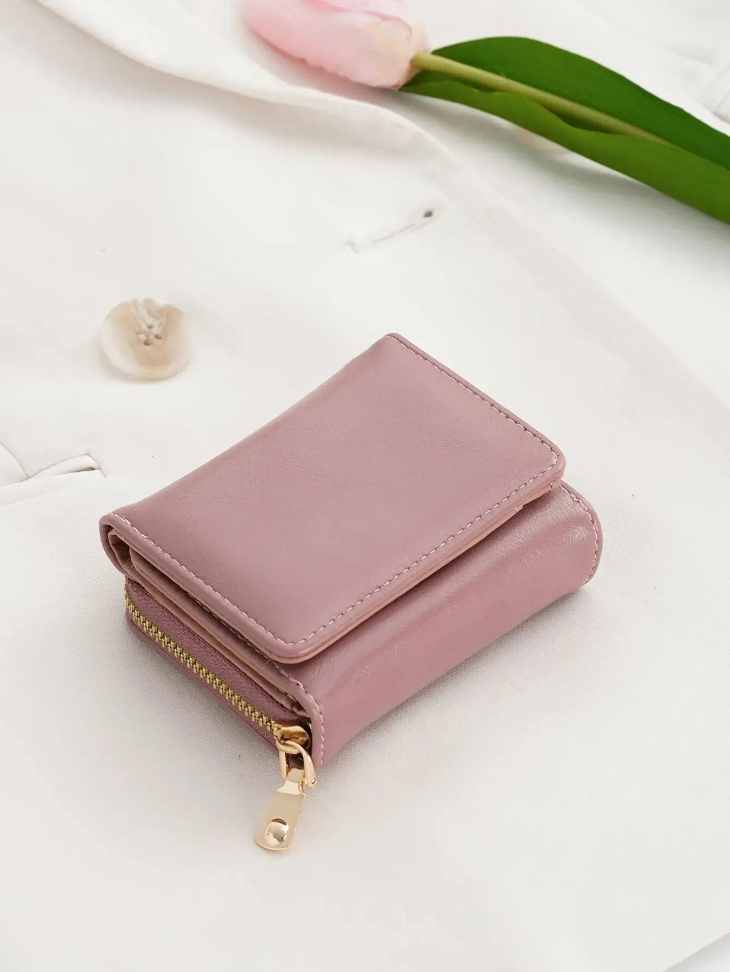 Billetera pequeña con botón a presión