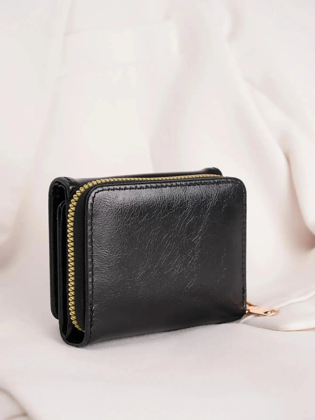 Billetera pequeña con botón a presión