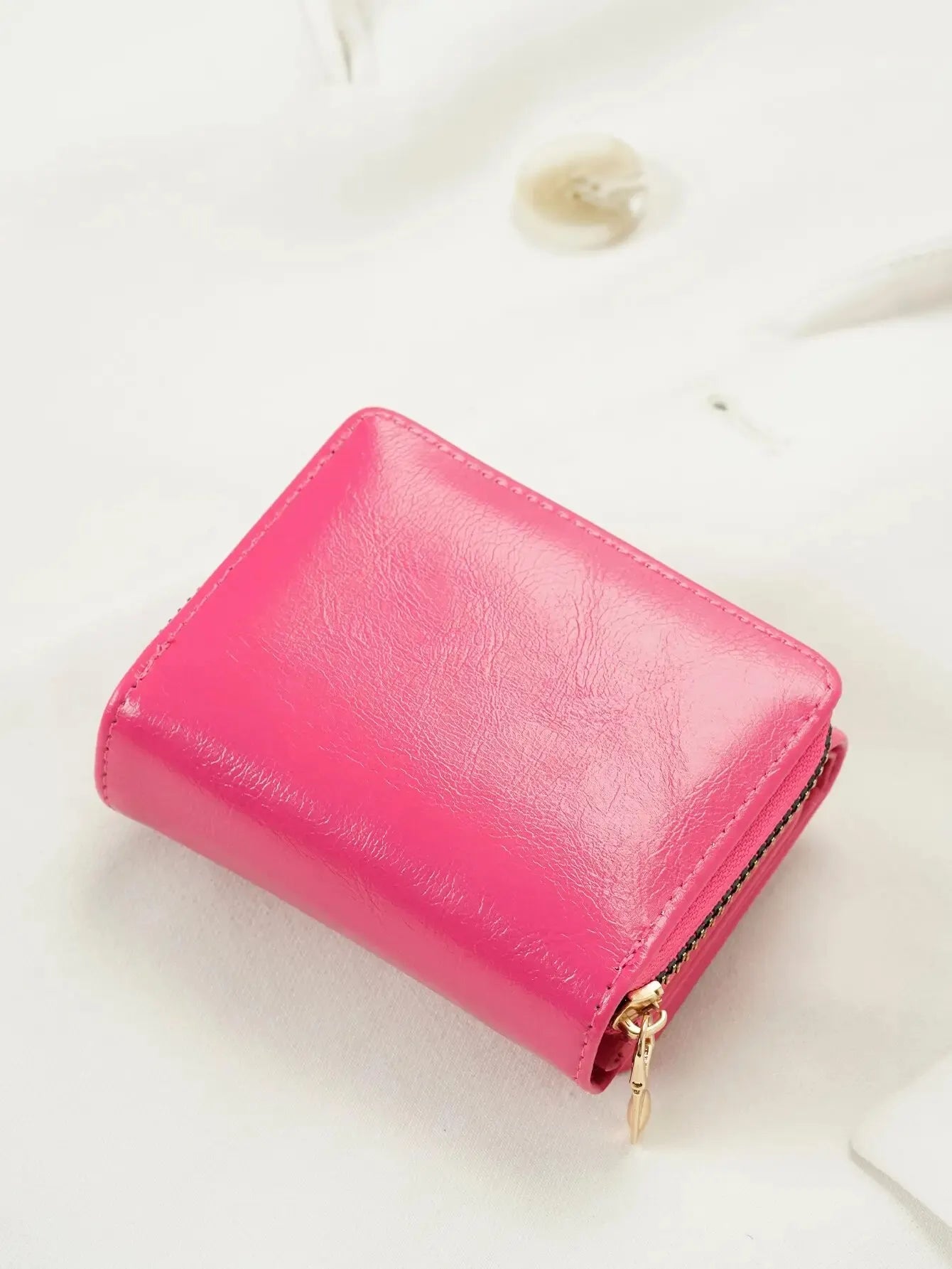 Billetera pequeña con botón a presión