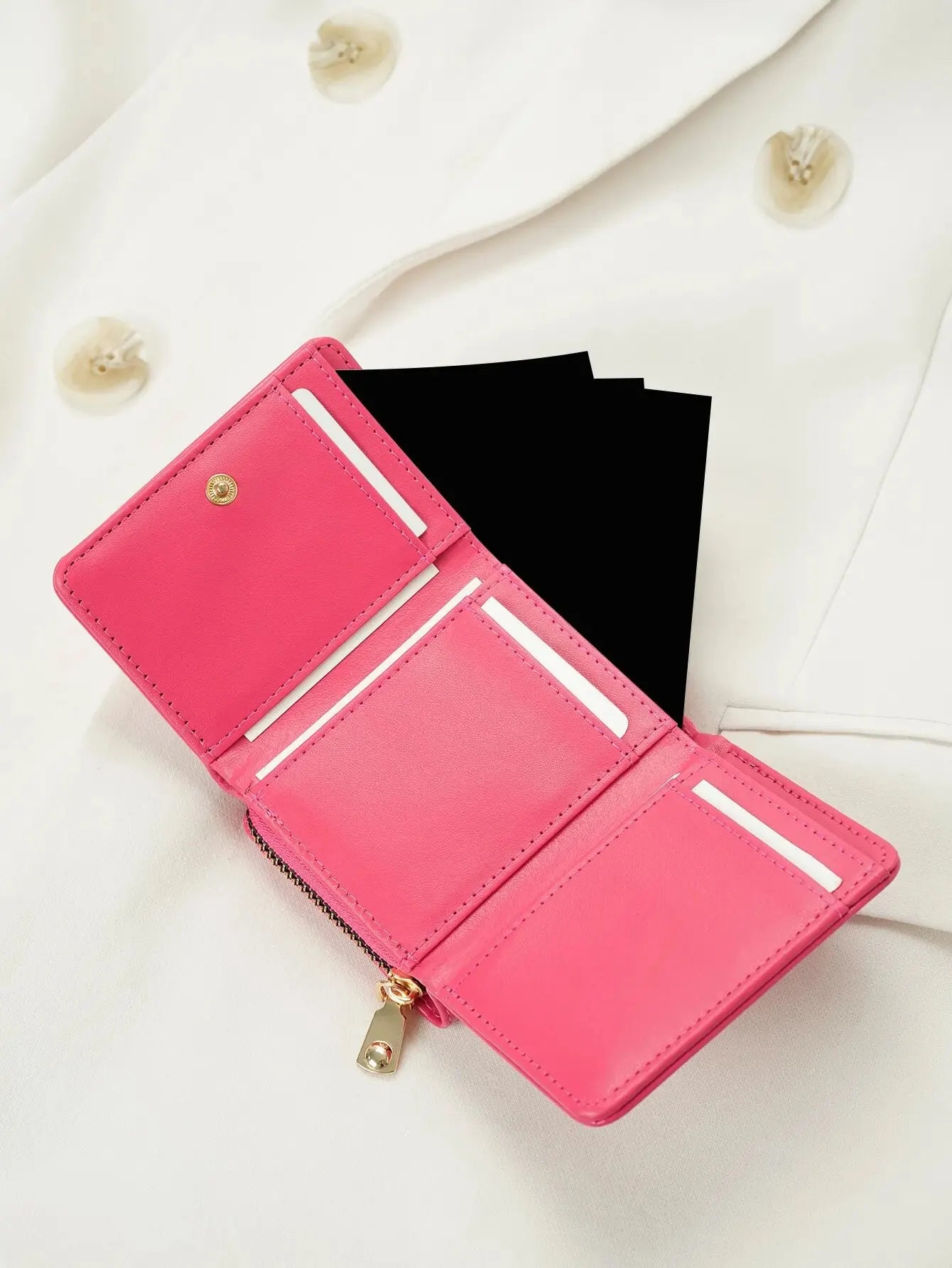 Billetera pequeña con botón a presión