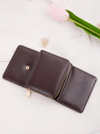 Billetera pequeña con botón a presión