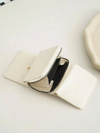 Billetera pequeña con botón a presión