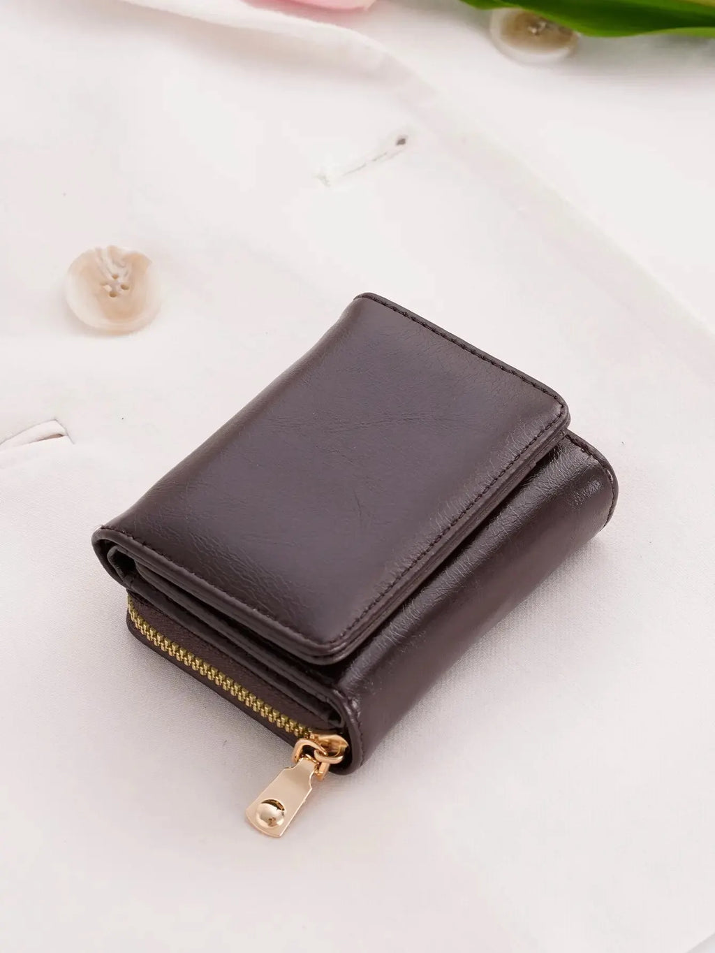 Billetera pequeña con botón a presión